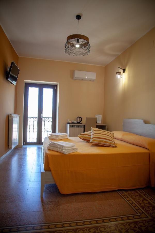 Al Centro Casa Vacanze Mistretta Exterior photo